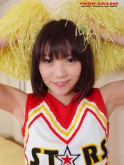 Sexy Asian Cheer in green panty show pink vagina