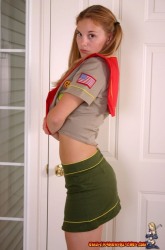 Sexy Teen Schoolgirl Lift Up Her Uniform Skirt