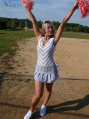 Dancing fan near the gate